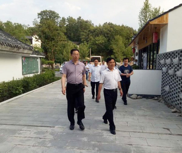 院長谷建全帶領(lǐng)調(diào)研組赴洛陽市欒川縣開展縣域經(jīng)濟(jì)高質(zhì)量發(fā)展調(diào)研