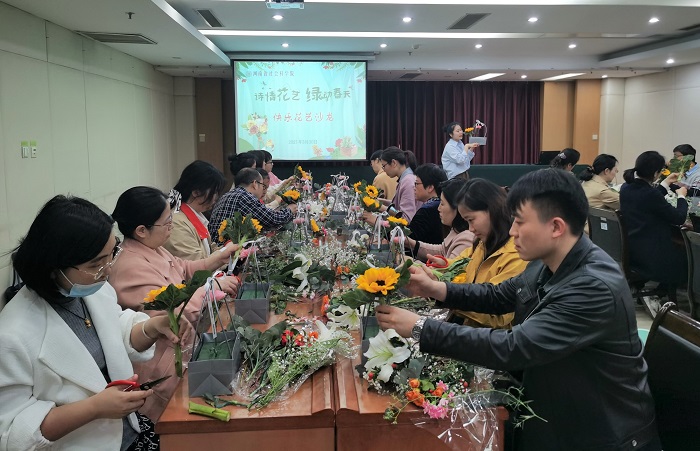 插花活動(dòng)現(xiàn)場(chǎng)-網(wǎng)站.jpg